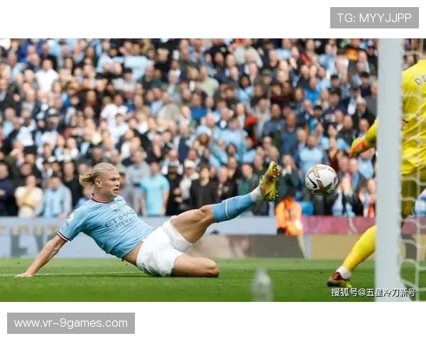 哈兰德点射失利后头球破门，助曼城拿下关键战役。