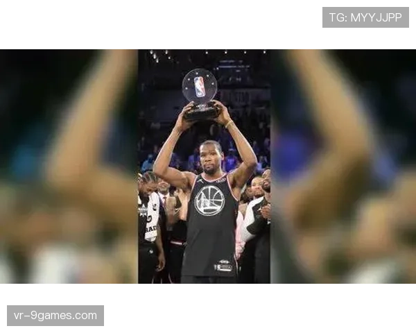 聚焦夏洛特：一座篮球城市如何通过防守文化重建凝聚社区球迷